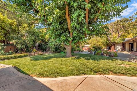 629 W B St, Dixon, CA 95620 photo 32