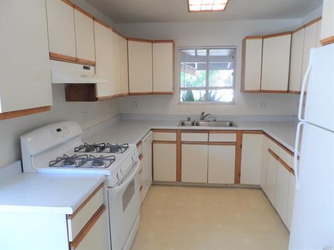 2233 Cambridge Dr, Fairfield, CA 94533 photo 4