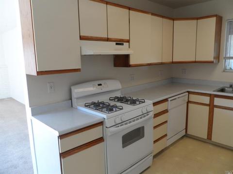 2233 Cambridge Dr, Fairfield, CA 94533 photo 5