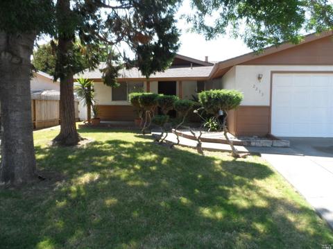 2233 Cambridge Dr, Fairfield, CA 94533 photo 2