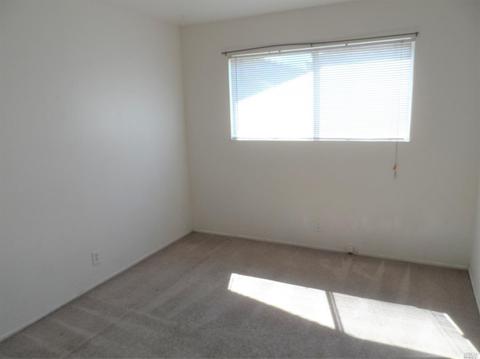 2233 Cambridge Dr, Fairfield, CA 94533 photo 16