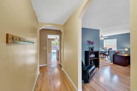 2312 Flicker Ln, Fairfield, CA 94533 photo 5