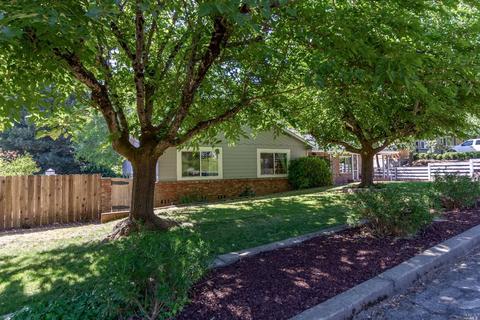 323 Oak Knoll Rd, Ukiah, CA 95482 photo 2