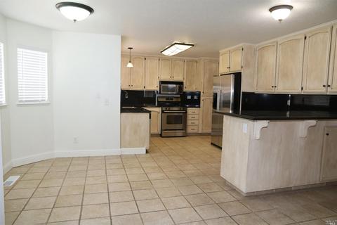 2718 Stone Pine Ct, Fairfield, CA 94533 photo 9