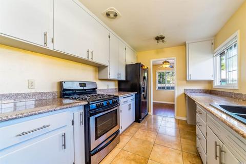 511 Stella Dr, Ukiah, CA 95482 photo 4