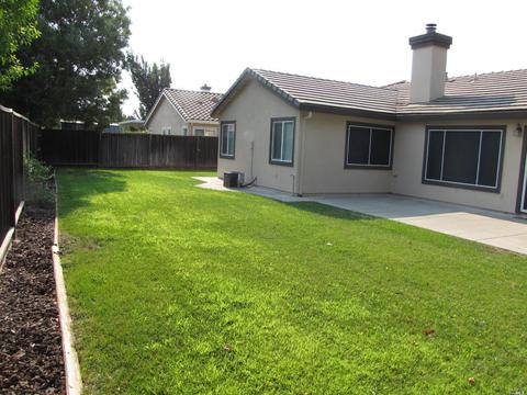1005 Ackley Ct, Dixon, CA 95620 photo 2