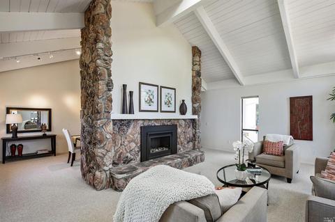 7 Burning Tree Dr, Novato, CA 94949 photo 5