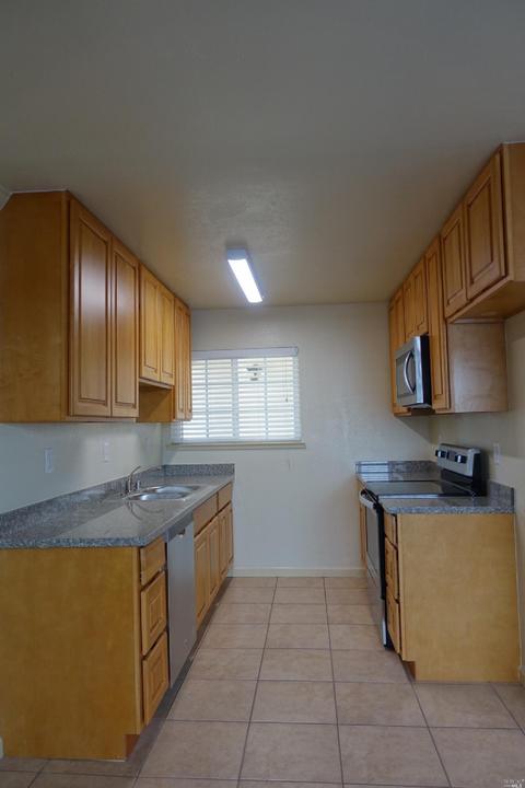 115 Falcon Dr, Vallejo, CA 94589 photo 4
