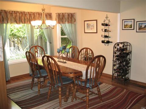 225 Moll Dr, Windsor, CA 95492 photo 7
