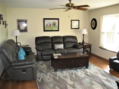 225 Moll Dr, Windsor, CA 95492 photo 4