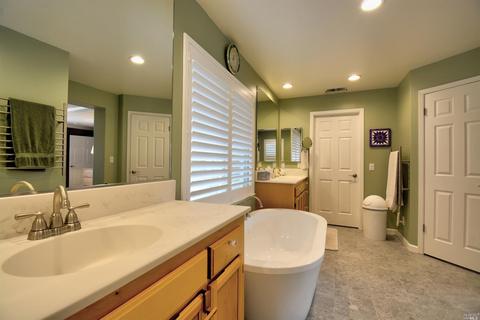 1218 Eagle Dr, Windsor, CA 95492 photo 19