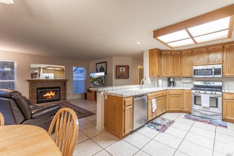 7017 Edinburgh Ct, Windsor, CA 95492 photo 12