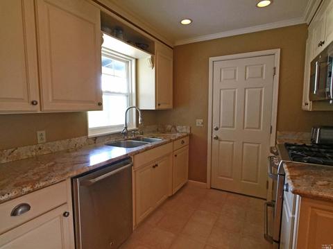 641 Malaga Dr, Ukiah, CA 95482 photo 9