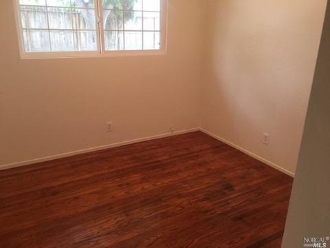 1435 Laredo St, Napa, CA 94559 photo 2