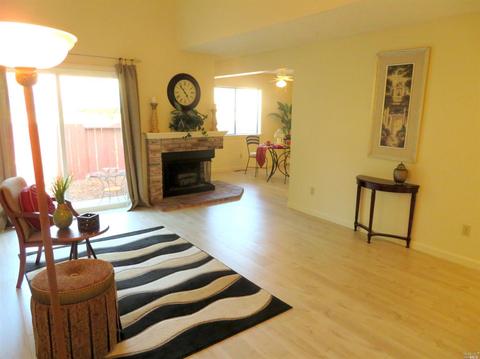 38 Rosewood St, Novato, CA 94947 photo 2