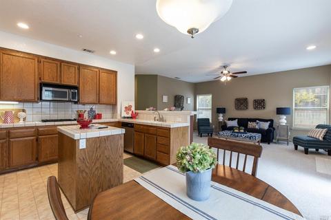 560 Topley Ct, Vallejo, CA 94591 photo 3