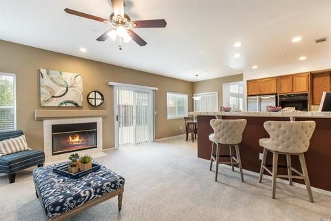 560 Topley Ct, Vallejo, CA 94591 photo 2