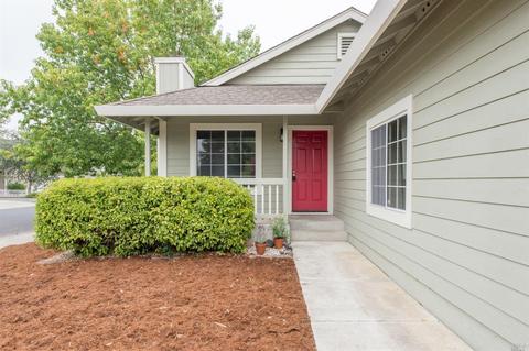 9256 Kyle Ct, Windsor, CA 95492 photo 2