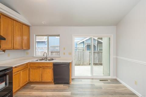 9256 Kyle Ct, Windsor, CA 95492 photo 6