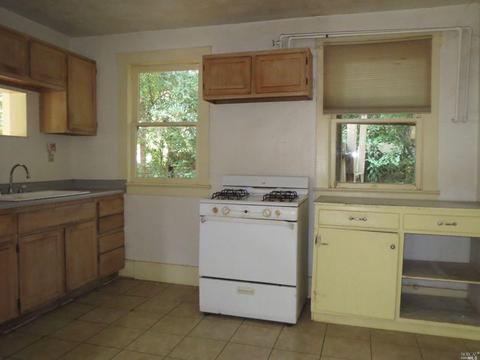 156 W Mendocino Ave, Willits, CA 95490 photo 3