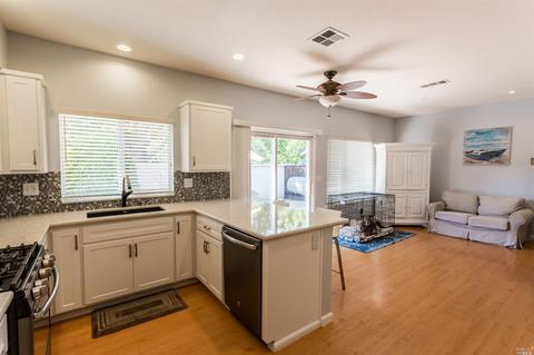 5061 Equestrian Ct, Fairfield, CA 94534 photo 12
