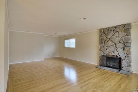 1138 Sereno Dr, Vallejo, CA 94589 photo 2