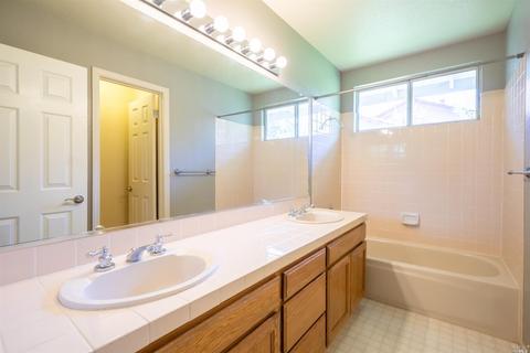 332 La Quinta Dr, Windsor, CA 95492 photo 33