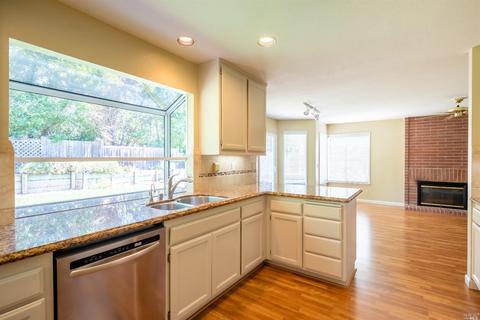 332 La Quinta Dr, Windsor, CA 95492 photo 10