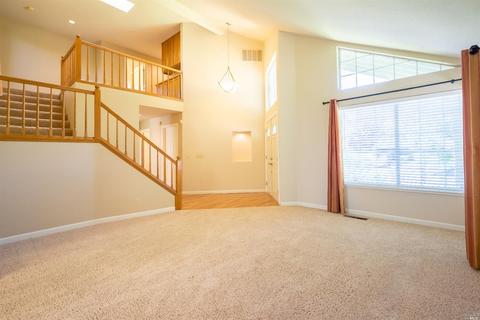 332 La Quinta Dr, Windsor, CA 95492 photo 2