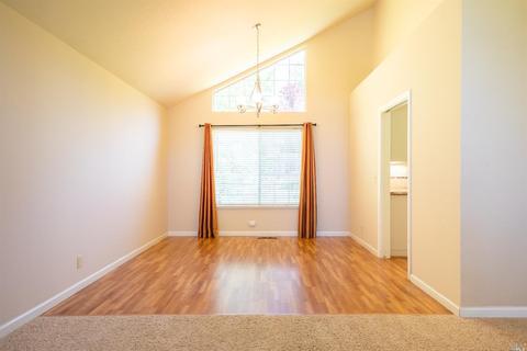 332 La Quinta Dr, Windsor, CA 95492 photo 5