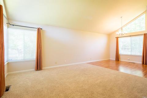 332 La Quinta Dr, Windsor, CA 95492 photo 11