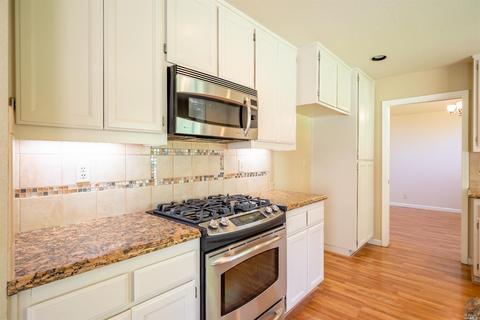 332 La Quinta Dr, Windsor, CA 95492 photo 16