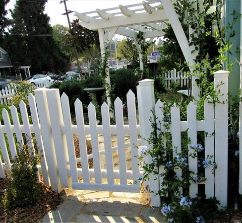 22 Webster St, Petaluma, CA 94952 photo 1