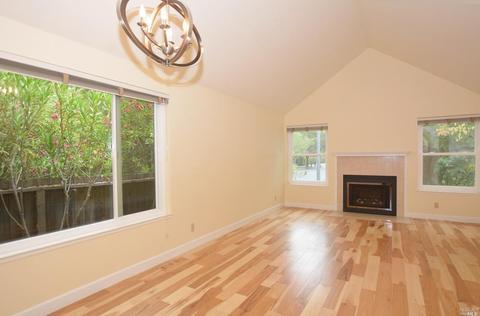 555 Gregory Cir, Sonoma, CA 95476 photo 5