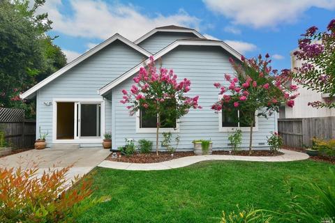 555 Gregory Cir, Sonoma, CA 95476 photo 3