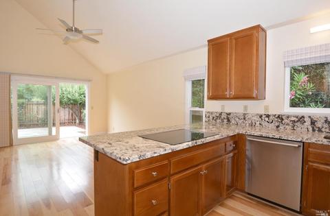 555 Gregory Cir, Sonoma, CA 95476 photo 15