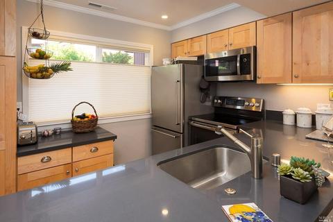 12 Deuce Ct, Fairfax, CA 94930 photo 9