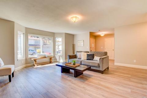 136 Kathy Ellen Ct, Vallejo, CA 94591 photo 3