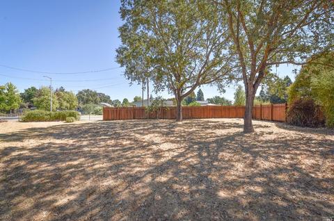 320 Billington Ln, Windsor, CA 95492 photo 8