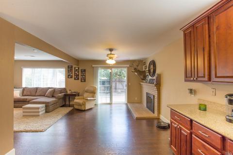 208 Georgetown Dr, Vacaville, CA 95687 photo 7