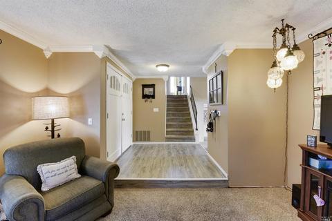358 Rockhurst Ct, Fairfield, CA 94533 photo 5