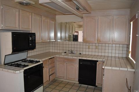 1030 Johnson St, Fairfield, CA 94533 photo 2