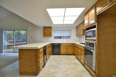 101 Skyline Ct, Vallejo, CA 94591 photo 28