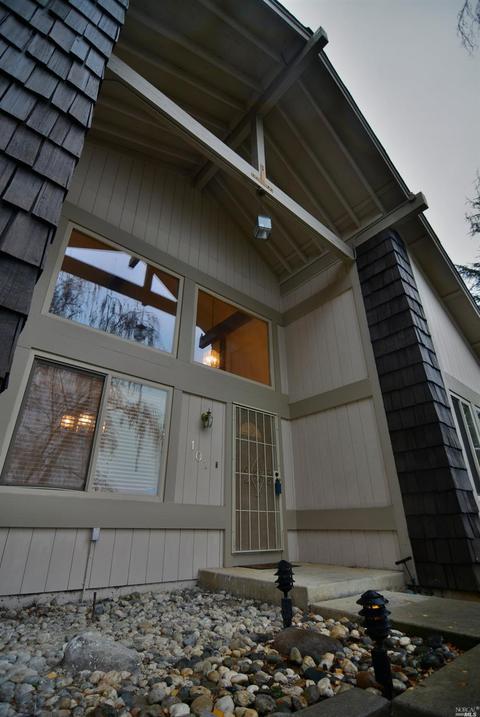 101 Skyline Ct, Vallejo, CA 94591 photo 3