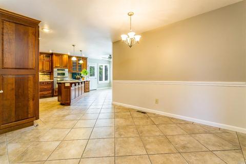 591 Chablis Ct, Ukiah, CA 95482 photo 5