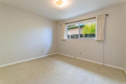 591 Chablis Ct, Ukiah, CA 95482 photo 13