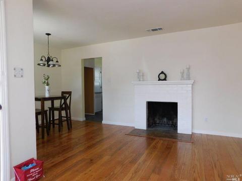 134 Maple St, Vacaville, CA 95688 photo 4