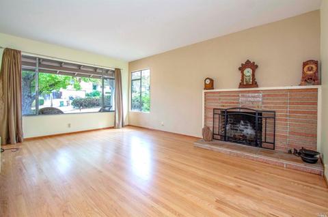 575 Montecillo Rd, San Rafael, CA 94903 photo 2