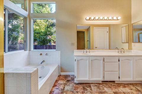 730 Natalie Dr, Windsor, CA 95492 photo 21