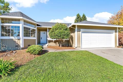 730 Natalie Dr, Windsor, CA 95492 photo 2
